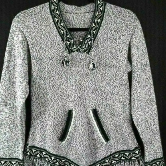 NWOT, Peruvian knitted Sweater GREY BLACK WHITE Tassel  Sz S, New without tag - Picture 1 of 8